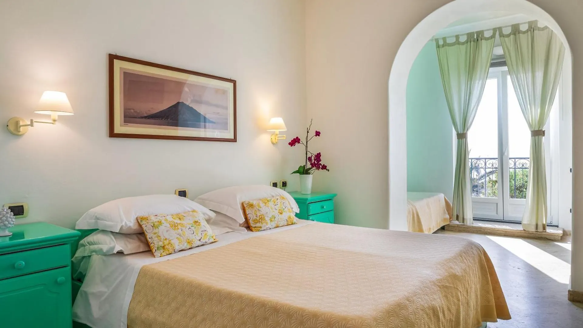 Hotel Ossidiana Stromboli Center